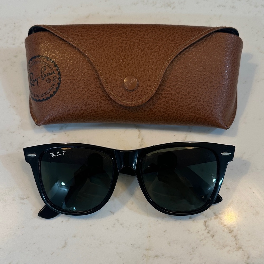 Ray-Ban Wayfarer Sunglasses with Brown Leather Case